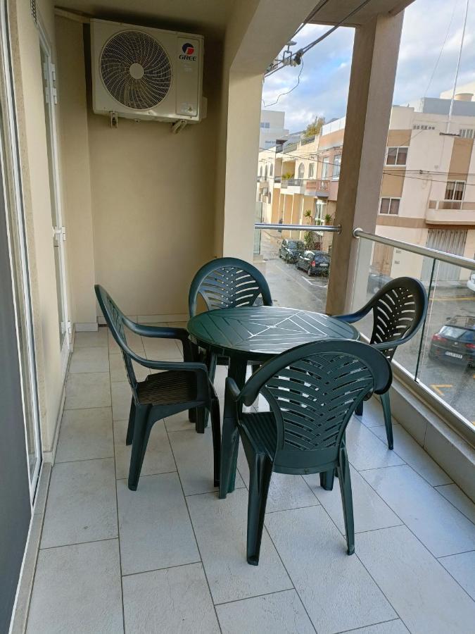 Lovely 3-Bedroom Apartment In L-Iklin Экстерьер фото